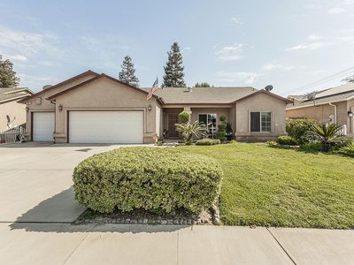 Property at 662 W Meadow Lane, Kingsburg, CA