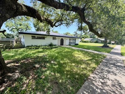 315 University Dr