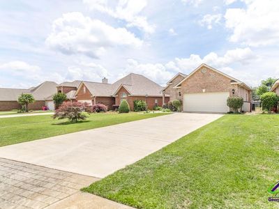 Property at 504 Eagle Springs Dr, Centerville, GA