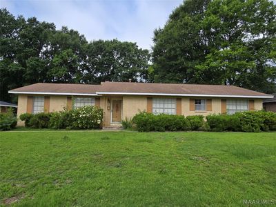 516 E Moye Dr