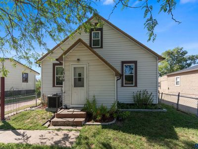 1319 N Spring Ave