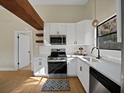 6728 Poppy Dr