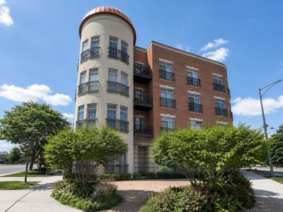 6425 W Touhy Ave #2C