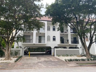 338 Majorca Ave APT 207