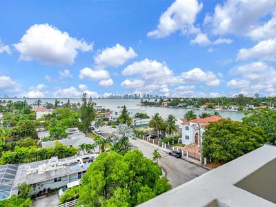 1455 N Treasure Dr APT 7R