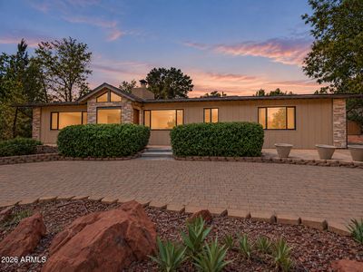 55 THUNDERBIRD Drive