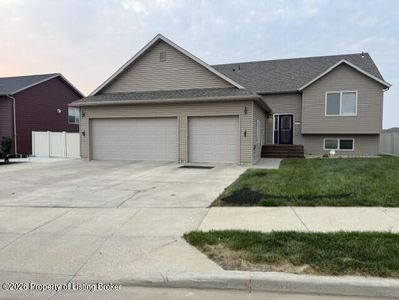 2841 Prairie Oak Dr