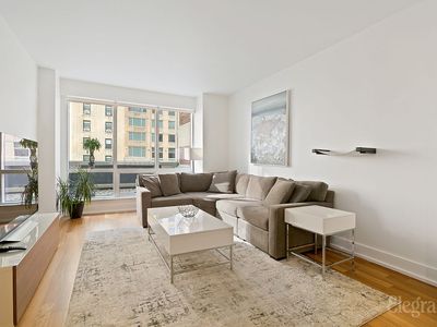 350 W 42nd St APT 4E
