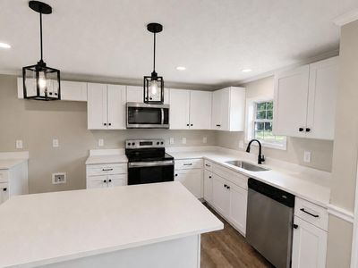 102 Pineview Dr
