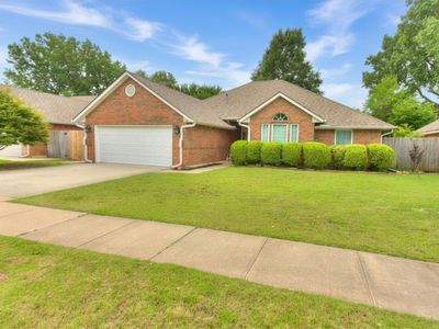 4016 Mayfair Dr