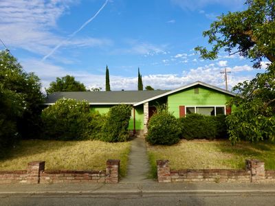 1021 Green Ln