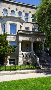 720 W 61st St