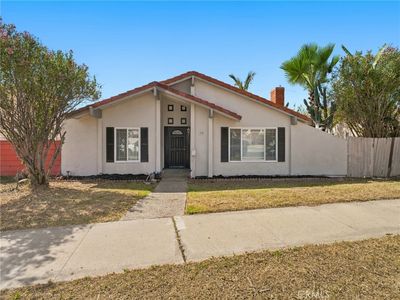 330 W Devonshire Dr