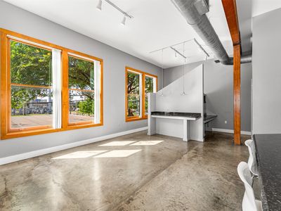 2502 Live Oak St APT 111