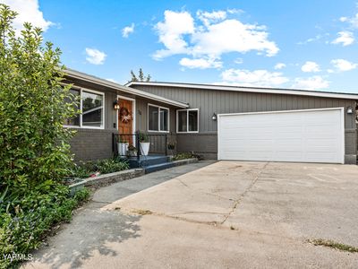Property at 70 Herlou Dr, Selah, WA