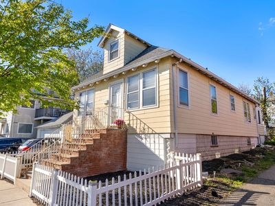 745 Park Ave