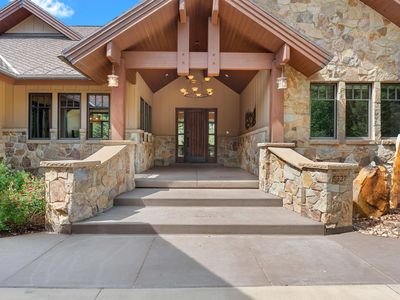 3327 E Wasatch Pines Ln