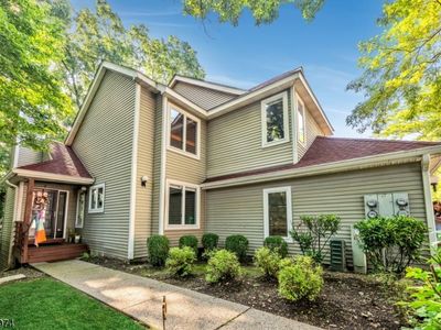 Property at 2 Ridgeview Ter, Oak Ridge, NJ