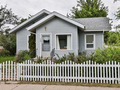 129 S 2nd Ave NE