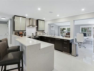 424 NE 27th Dr