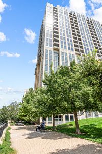 700 N Larrabee St #1105