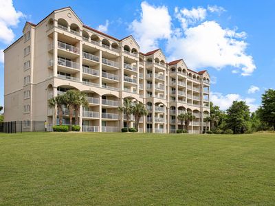 2151 Bridgeview Ct. #3-405