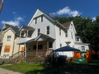61-63 Acushnet Ave