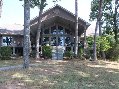 211 W Mountain View Cir