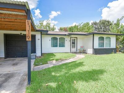 1119 Regal St