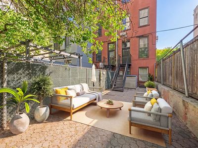63 W 128th St