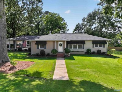 105 Country Club Dr