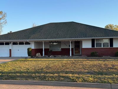 2424 Indian Dr
