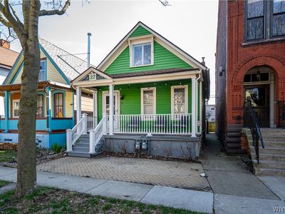 27 Mariner St