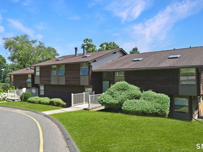 121 Country Squire Drive #B