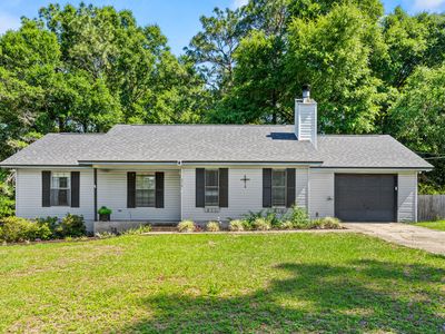 219 Pinoak Ct W