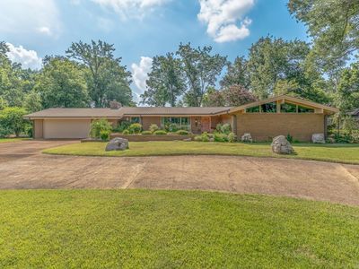 12 Meadowbrook Ln