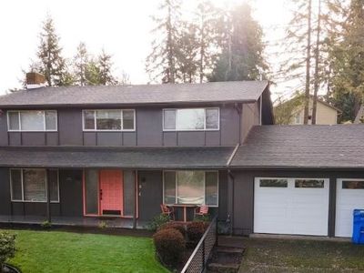 1520 W 28th Pl