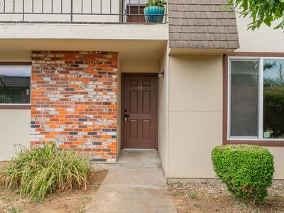 18435 NE Glisan St APT 10