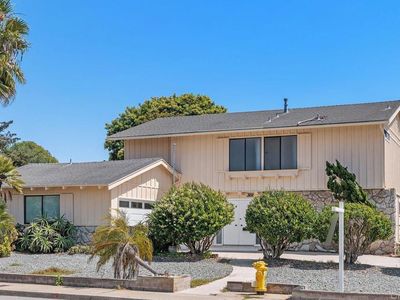 3211 Mercer Ln