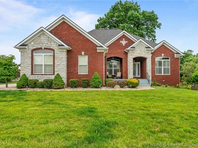1035 Caiman Court