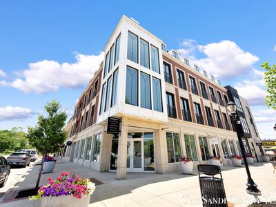 110 W Savidge St #206