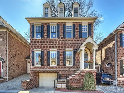 1244 Dilworth Crescent Row