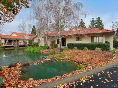 25 Fountain Grove Cir