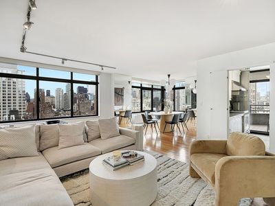 400 E 70th St APT 2402