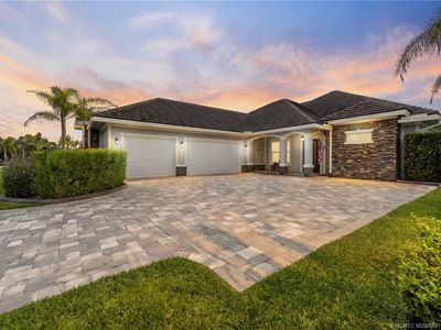 1100 SW Squire Johns Ln