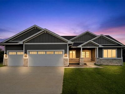 475 SE Walnut Woods Dr