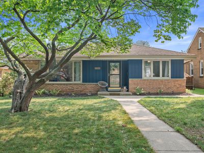 5684 N Milwaukee River Pkwy