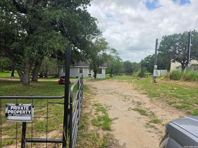 Property at 216 Creeks End, Floresville, TX