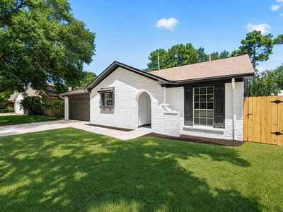 13814 Bella Dr