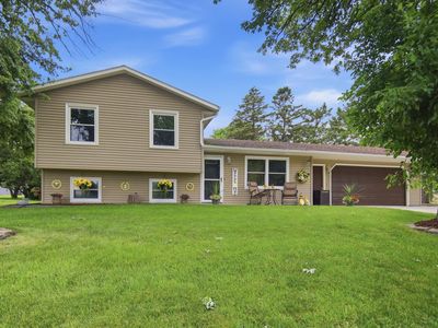360 Allan Ave